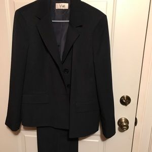 Women's linen suit size 14/16